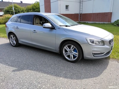 Volvo V60 2014, photo 2/7