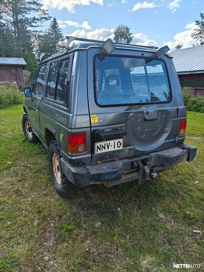 Mitsubishi Pajero 1988, photo 4/10