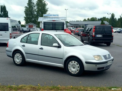 Volkswagen Bora 1.6 Bensa 105hv 4-ov. 2001, kuva 5/20