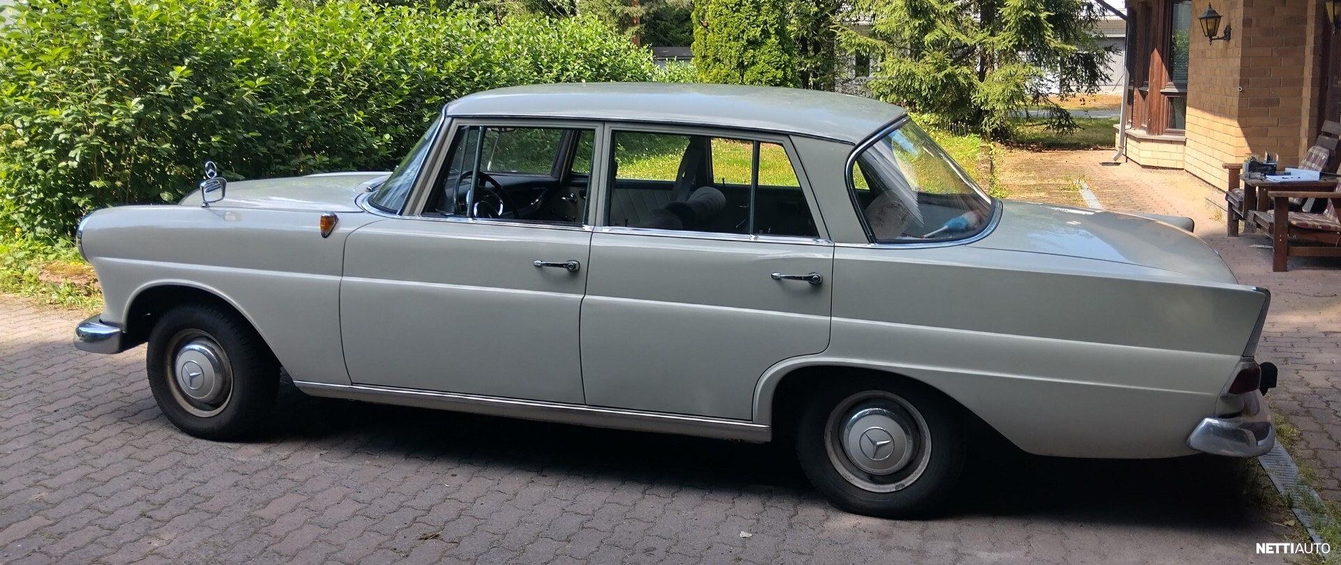 Mercedes-Benz 190