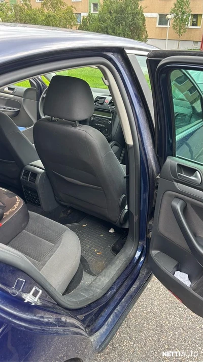 Volkswagen Jetta 2009, kuva 3/17