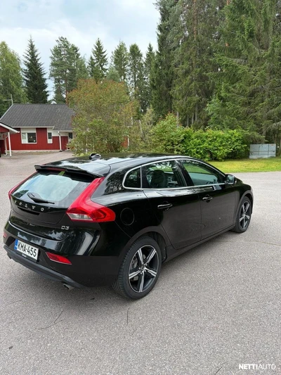 Volvo V40 D3 Momentum Business 2012, photo 4/14