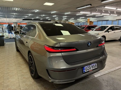 BMW i7 G70 xDrive 60 2023, kuva 3/13