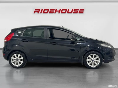 Ford Fiesta 1,25 82 hv Trend M5 5-ovinen 2012, photo 2/26