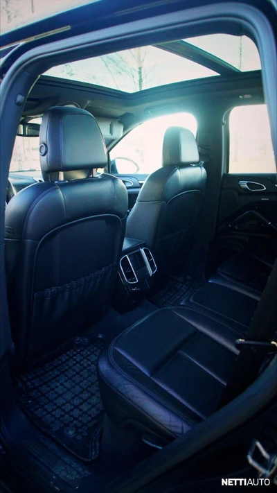 Porsche Cayenne 2011, kuva 4/8