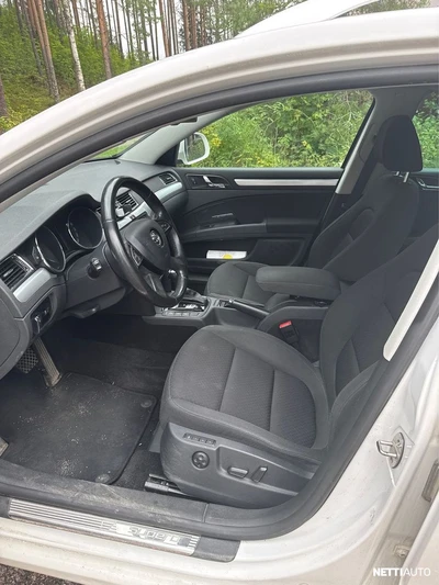 Skoda Superb 2014, kuva 5/8