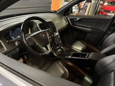 Volvo XC60 D4 AWD Summum aut 2016, photo 4/5
