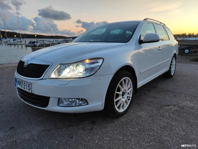 Skoda Octavia 2012, kuva 1/10