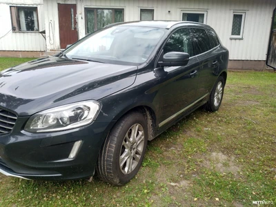 Volvo XC60 2015, photo 3/4