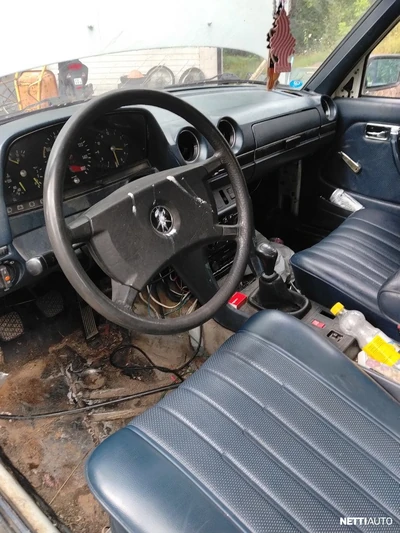 Mercedes-Benz 123 1982, kuva 5/6