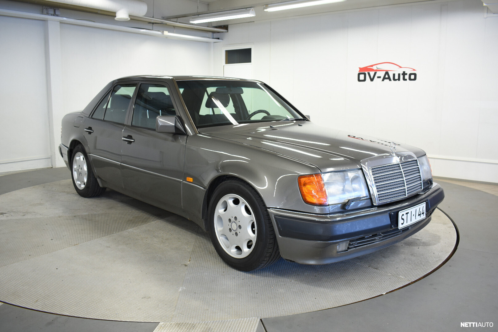 Mercedes-Benz E