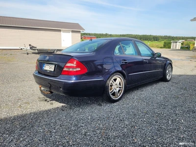 Mercedes-Benz E 2003, photo 4/8