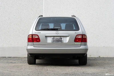 Mercedes-Benz E 320 1997, photo 2/19