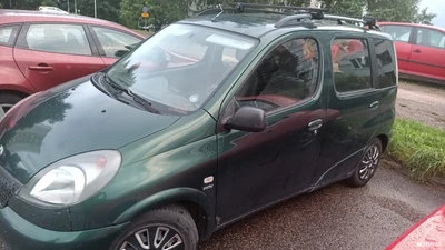 Toyota Yaris Verso 2002, photo 3/12