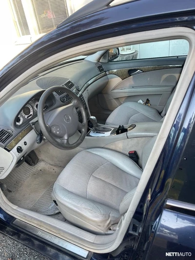 Mercedes-Benz E 2005, kuva 7/8