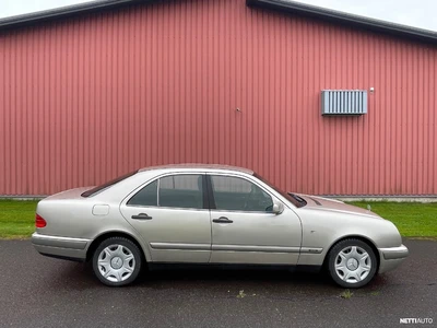 Mercedes-Benz E 200 1998, kuva 2/18