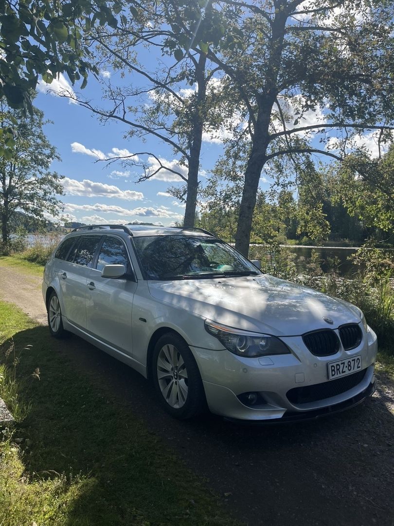 BMW 525