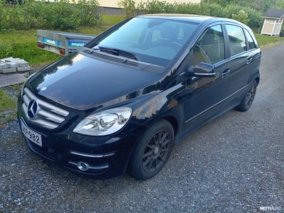 Mercedes-Benz B B180 bensa 2011, kuva 1/14