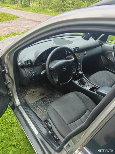 Mercedes-Benz C 180 2005, kuva 2/6