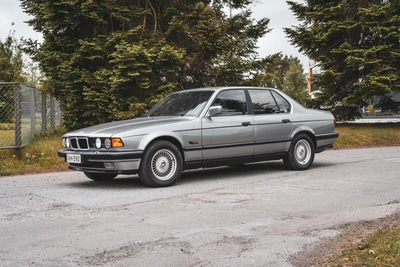BMW 750 1989, photo 7/33