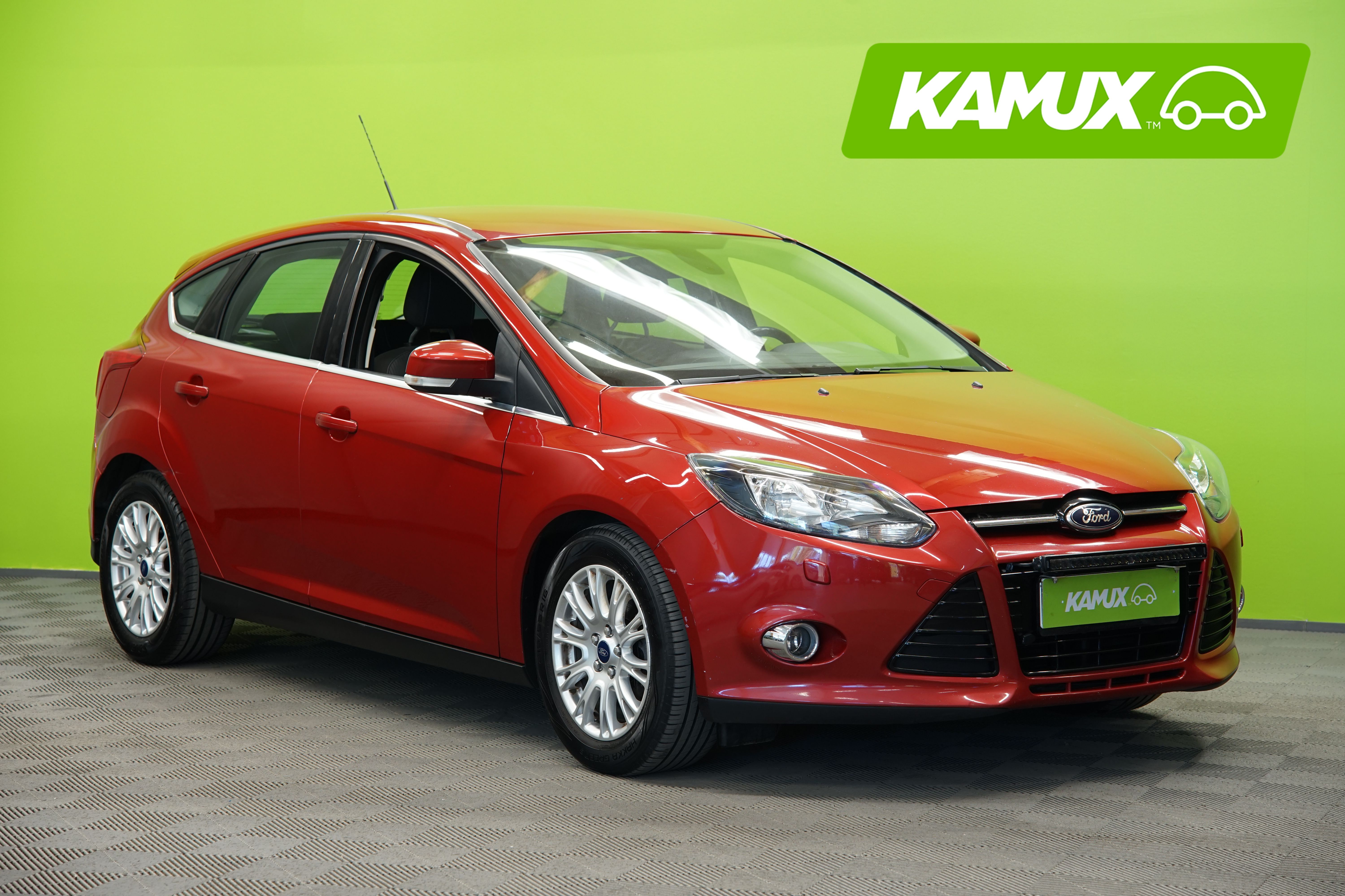 Ford Focus 1,0 EcoBoost 125 hv M6 Titanium *Hihna juuri tehty!!*