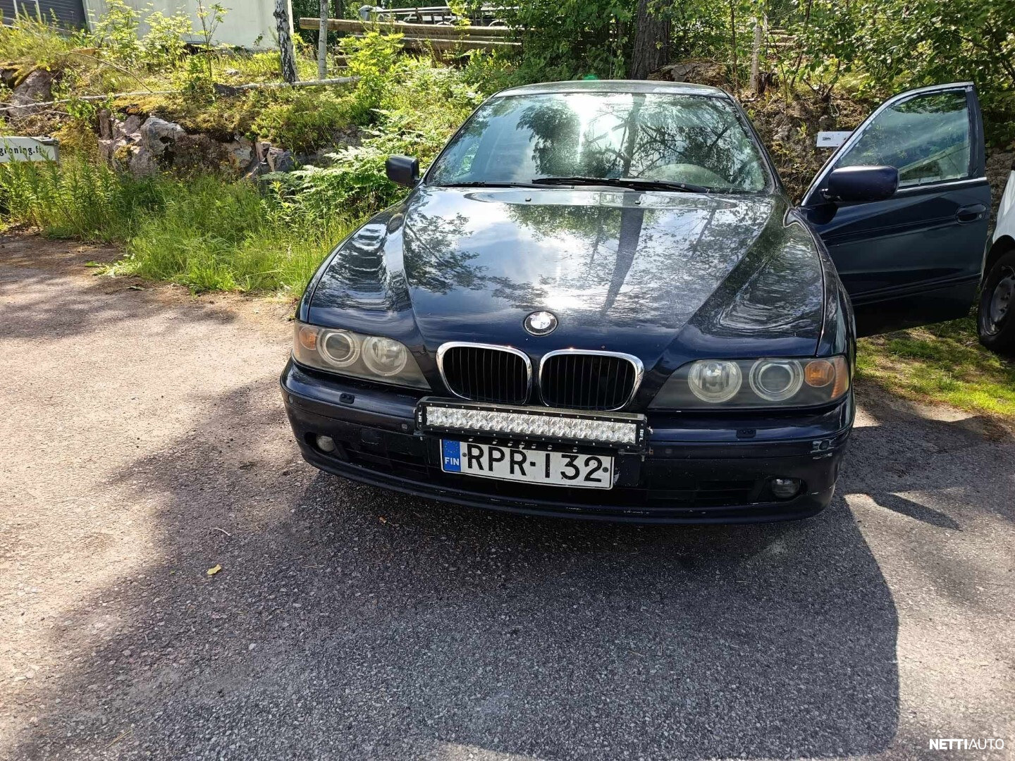 BMW 525