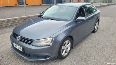 Volkswagen Jetta 2012, kuva 1/10