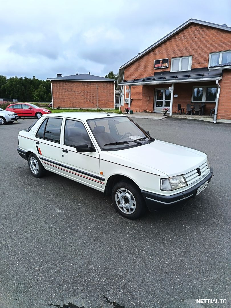 Peugeot 309