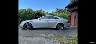 Mercedes-Benz CLS 2004, kuva 3/14