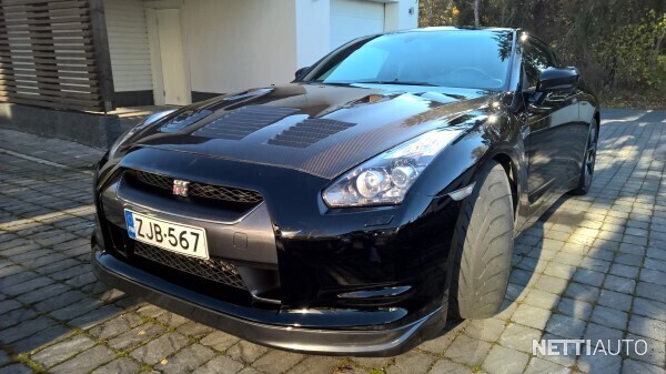 Nissan GT-R