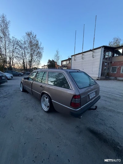 Mercedes-Benz 300 1990, kuva 7/8