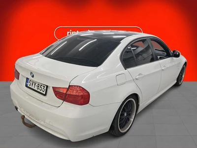 BMW 320 2010, photo 3/4