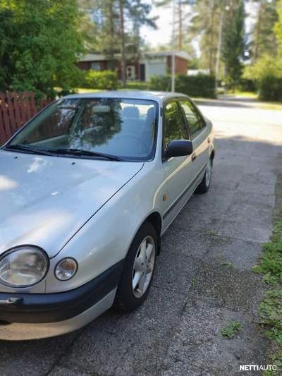 Toyota Corolla E11 1998, kuva 3/9