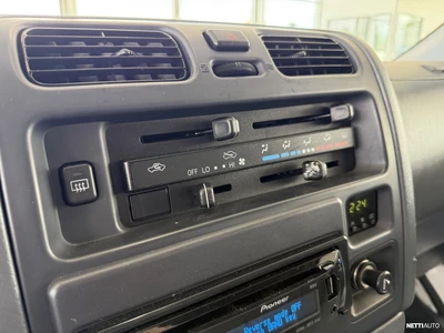 Toyota Hiace 2,5 D4D 90 4ov pitkä 2003, photo 7/9