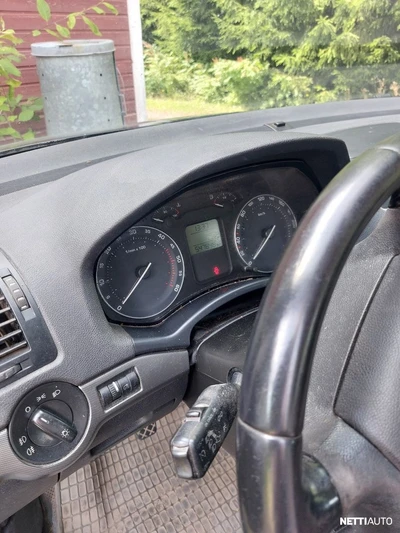 Skoda Octavia Combi 1,9 TDI Elegance 2008, kuva 4/5