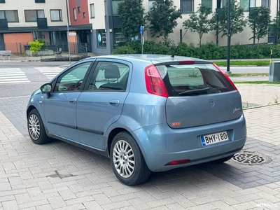 Fiat Grande Punto 1,4 77 Milano 5D 2009, photo 4/5