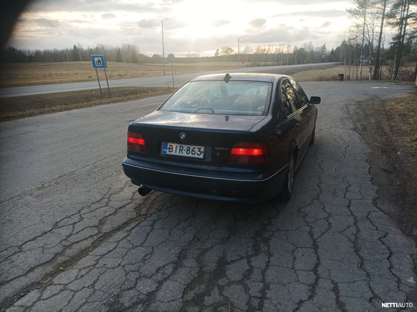 BMW 523