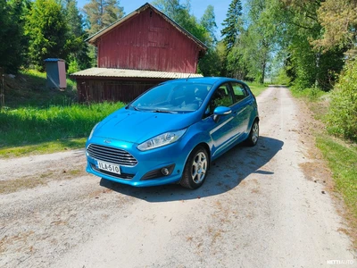 Ford Fiesta 2013, photo 2/9