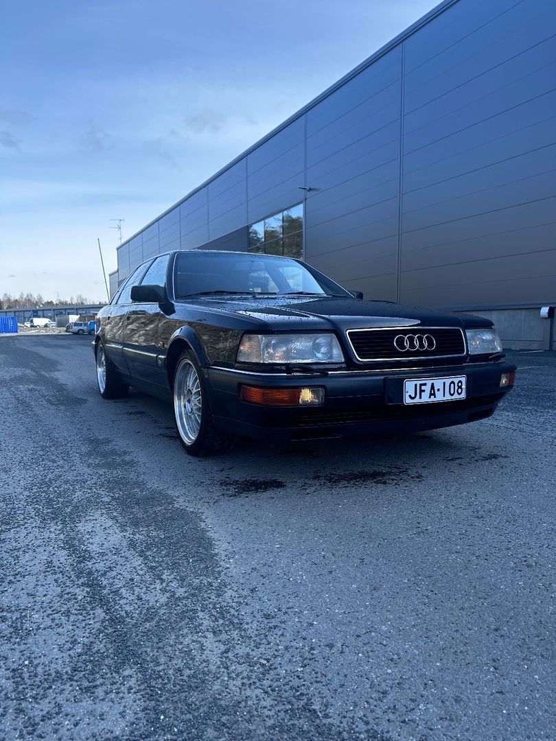 Audi V8