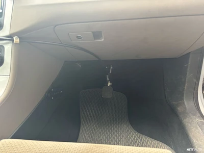 Volkswagen Passat 2010, photo 5/10