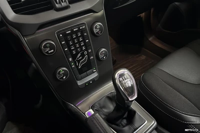Volvo V40 T3 Momentum 2014, photo 8/8