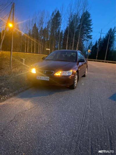 Honda Accord 1,8i LS 5ov 2000, kuva 3/6