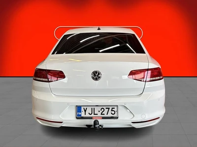 Volkswagen Passat 2017, photo 7/41