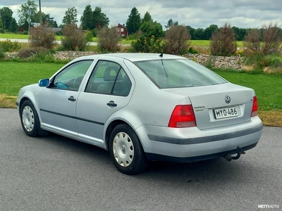 Volkswagen Bora 1.6 Bensa 105hv 4-ov. 2001, kuva 4/20