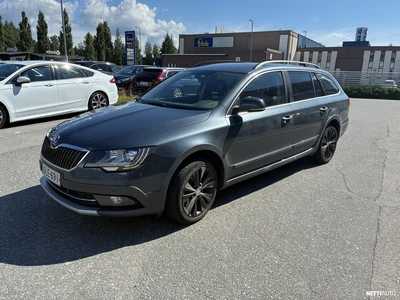 Skoda Superb 2014, photo 2/5