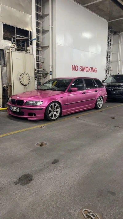 BMW 318 iA touring 2,0 2004, kuva 1/3