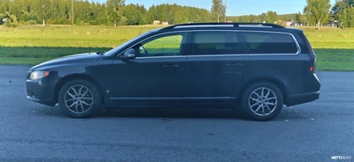 Volvo V70 D3 Momentum Business aut 2011, kuva 2/9
