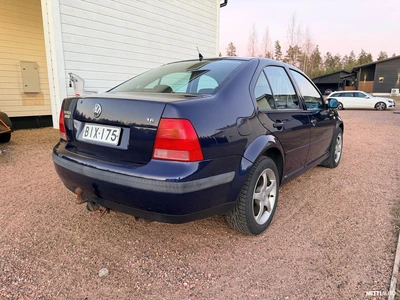 Volkswagen Bora 1,6 Firstline Juhlamalli 1999, kuva 3/6