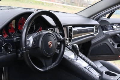 Porsche Panamera 2011, kuva 3/3