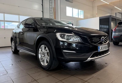 Volvo V60 Cross Country 2018, photo 6/22